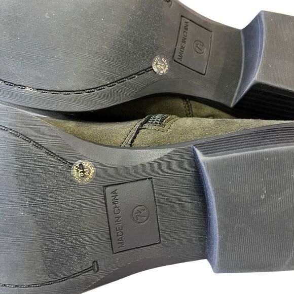 St. John’s Bay Army Green Sued Ankle Booties Size 7.5 - Picture 4 of 9